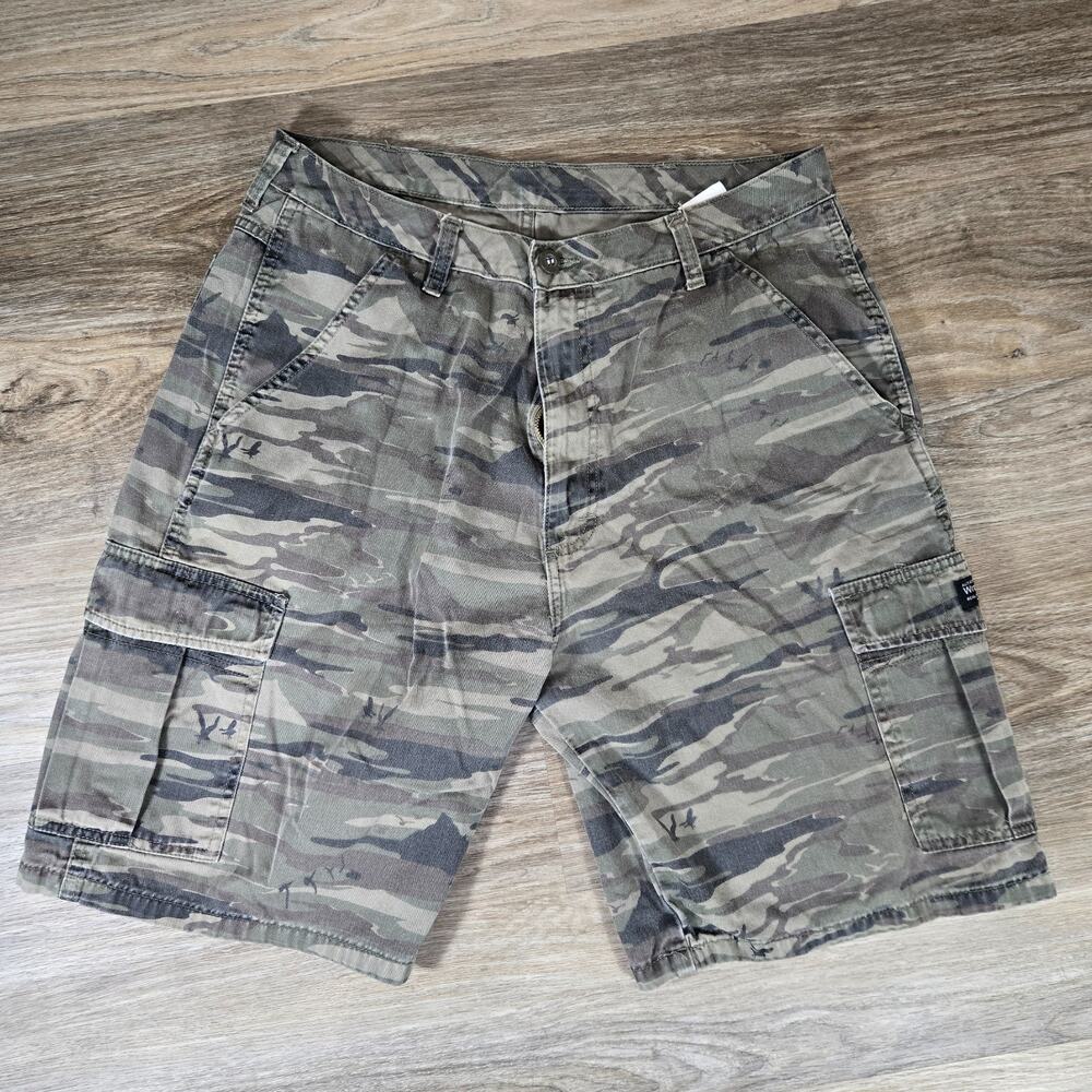 Vintage Wrangler Camo Cargo Shorts Mens 32 Green Baggy Y2K 2000s Grunge Skater